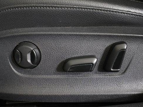 Used 2013 Volkswagen Passat 2.5 SE image 29