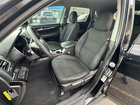 Used 2014 Kia Sorento LX image 7