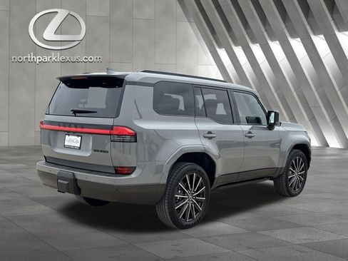 Certified 2026 Lexus GX 550 w/ Cold Area Package AWD/4WD image 6