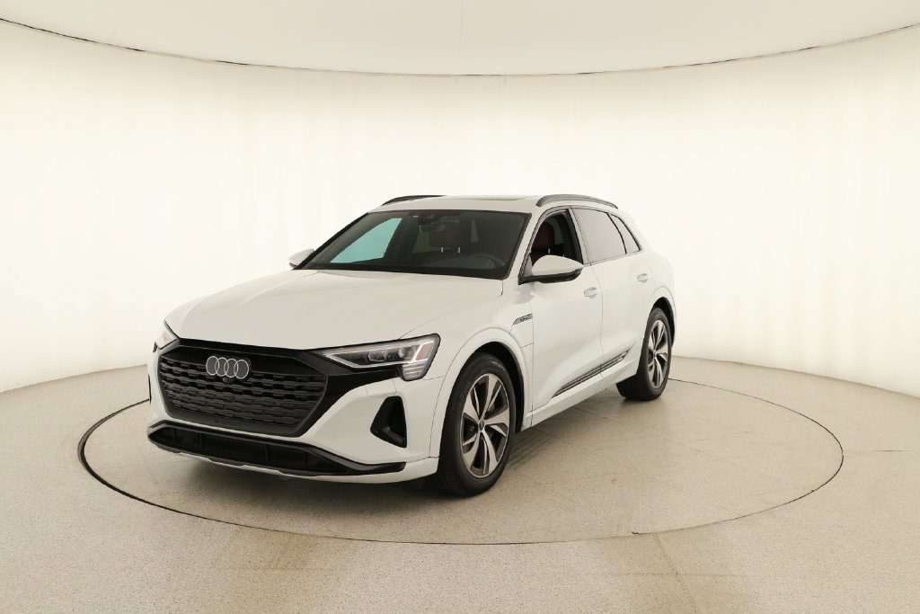 Certified 2024 Audi Q8 e-tron Premium AWD/4WD image 12