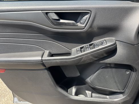 Used 2025 Ford Escape Active FWD image 9