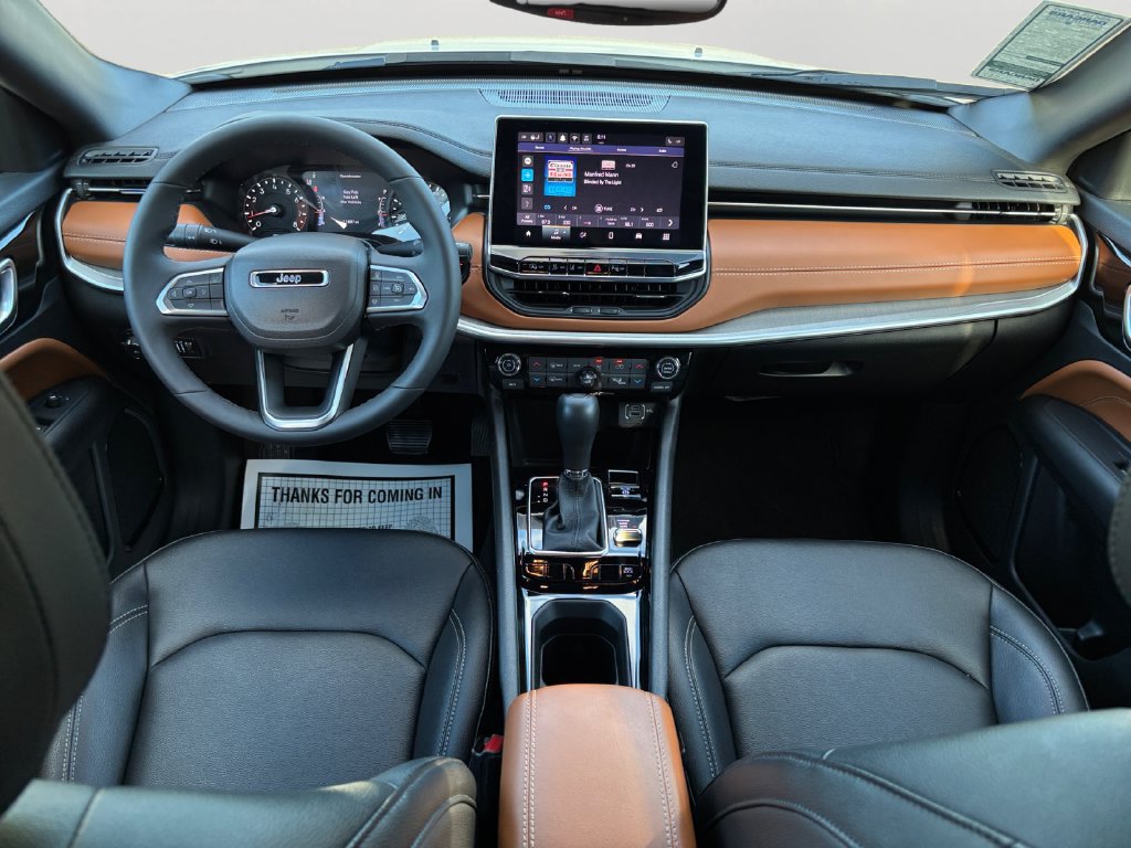 Used 2025 Jeep Compass Limited AWD/4WD image 17