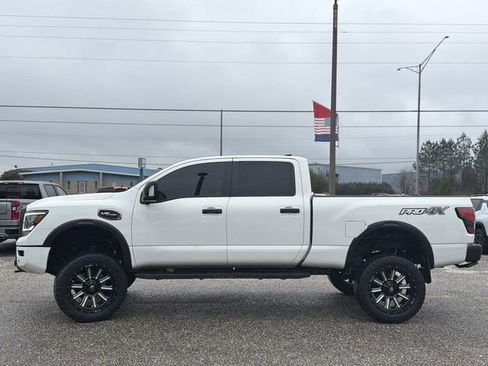 Used 2023 Nissan Titan PRO-4X w/ Pro-4x Convenience Package AWD/4WD image 10