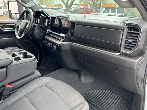 Used 2025 Chevrolet Silverado 2500 LT w/ Convenience Package image 48