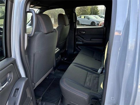 Used 2023 Nissan Frontier PRO-4X w/ Pro Convenience Package image 16