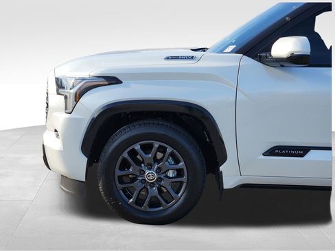 Used 2024 Toyota Sequoia Platinum image 11