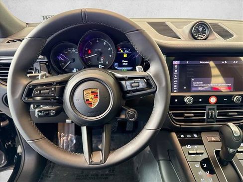 Certified 2026 Porsche Macan AWD/4WD image 12