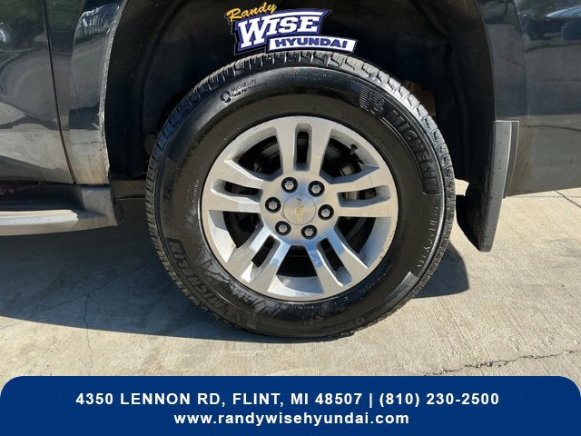 Used 2018 Chevrolet Suburban LT AWD/4WD image 36
