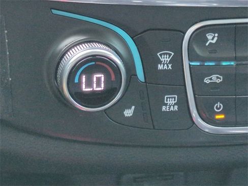 Used 2020 Chevrolet Traverse LT w/ LT Premium Package image 28