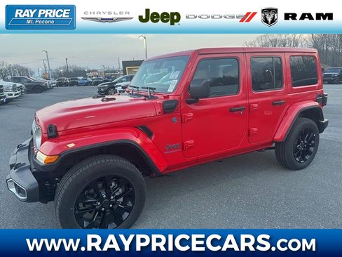 Used 2025 Jeep Wrangler Unlimited Sahara w/ Safety Group image 1