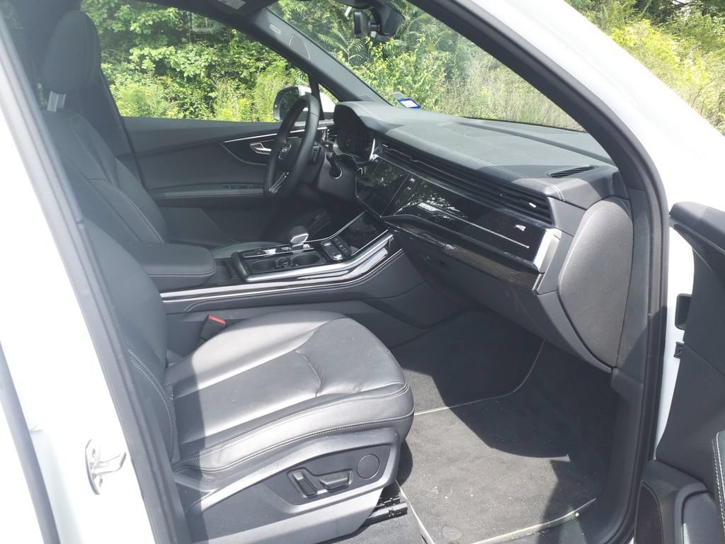Used 2025 Audi Q7 3.0T Premium Plus AWD/4WD image 10