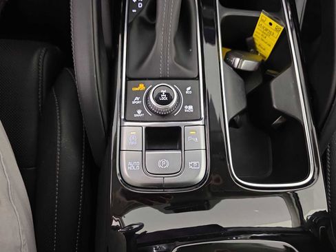 Used 2024 Kia Telluride SX w/ Towing Package image 34