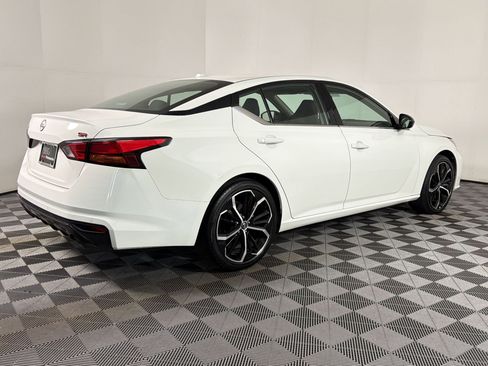 Used 2025 Nissan Altima 2.5 SR FWD image 7