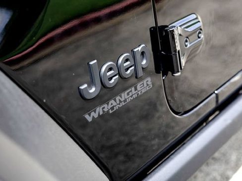 Used 2022 Jeep Wrangler Unlimited Sport AWD/4WD image 12