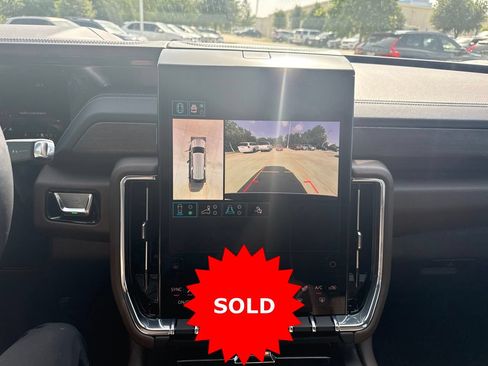 Used 2025 GMC Yukon XL Denali Ultimate AWD/4WD image 34