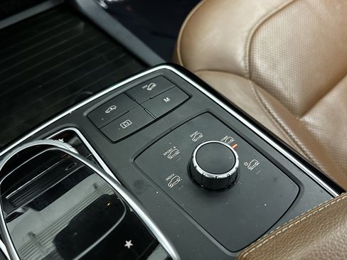 Used 2017 Mercedes-Benz GLE 43 AMG 4MATIC image 23