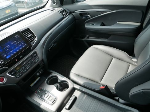 Used 2023 Honda Ridgeline RTL-E image 11