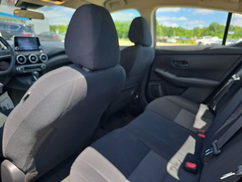 Used 2024 Nissan Sentra SV FWD image 10