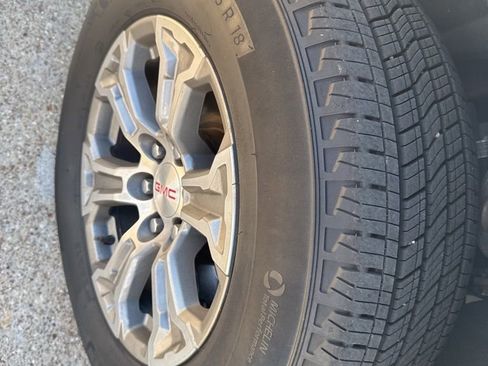 Used 2022 GMC Yukon SLE w/ Gmc Pro Safety Plus Package image 9