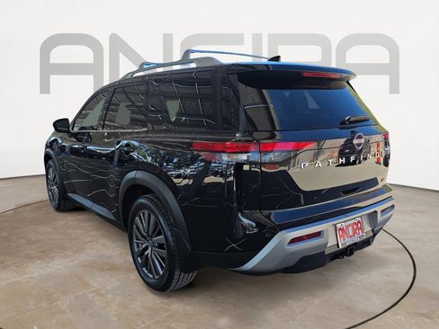 Used 2022 Nissan Pathfinder SL w/ SL Premium Package image 6