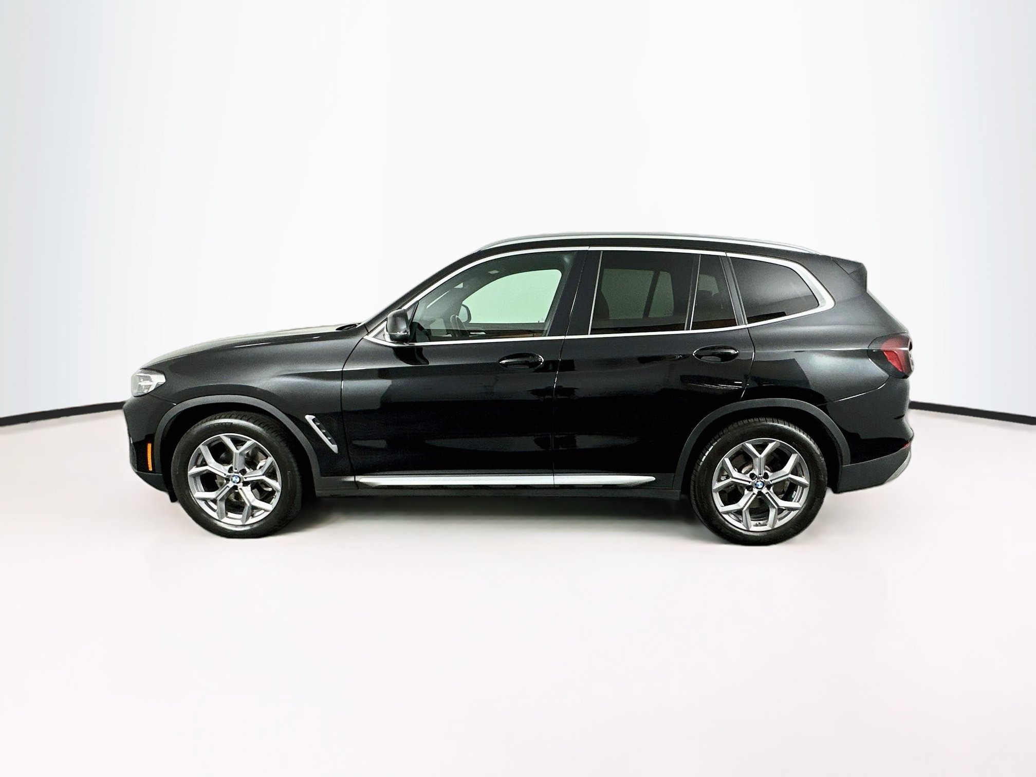 Used 2023 BMW X3 xDrive30i w/ Convenience Package AWD/4WD image 4