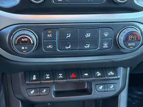 Used 2020 Chevrolet Colorado ZR2 image 21