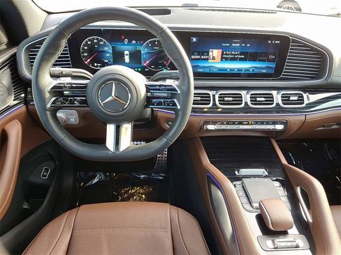 Used 2025 Mercedes-Benz GLS 580 GLS 580 image 11