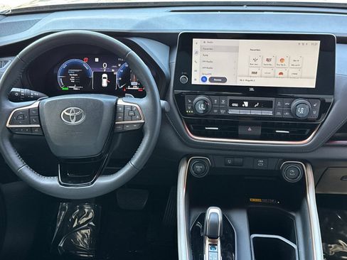 Certified 2025 Toyota Grand Highlander AWD Hybrid image 18