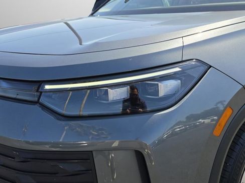 Used 2025 Volkswagen Tiguan S FWD image 41