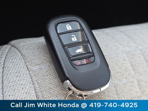 Certified 2023 Honda HR-V LX image 30