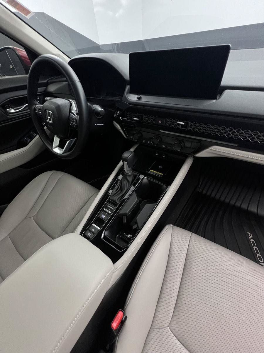 Used 2024 Honda Accord Touring image 24