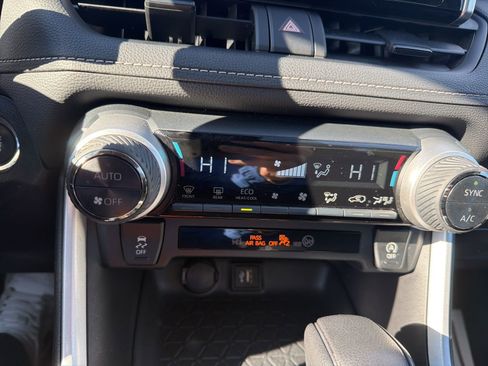 Used 2024 Toyota RAV4 XLE FWD image 15