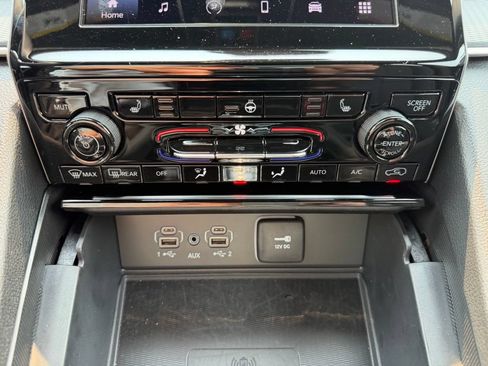 Used 2025 Jeep Grand Cherokee L Laredo w/ Luxury Tech Group I AWD/4WD image 23