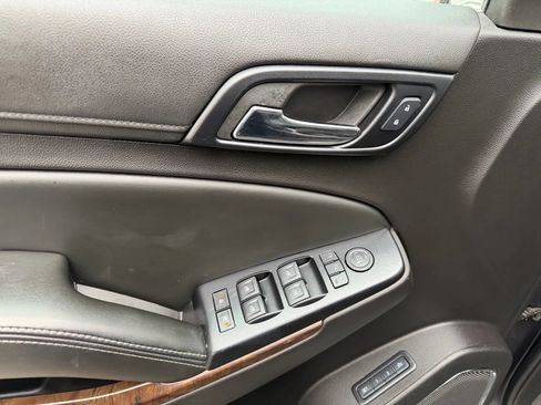 Used 2015 Chevrolet Suburban LT w/ Luxury Package image 19