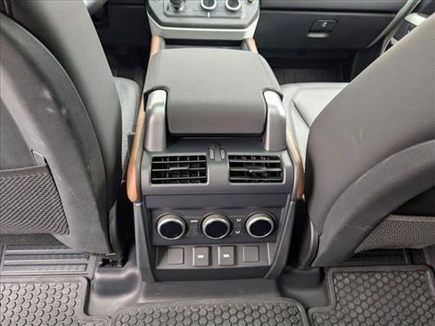 Used 2023 Land Rover Defender 110 SE image 19