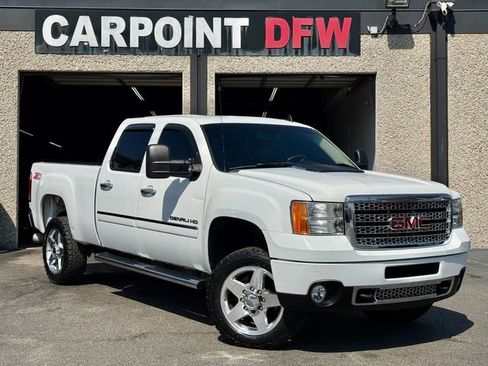 Used 2013 GMC Sierra 2500 Denali w/ Suspension Package, Off-Road image 2