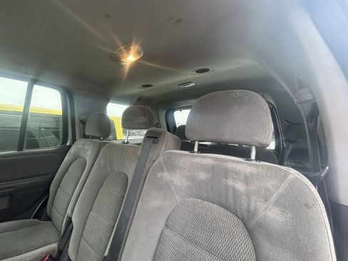 Used 2005 Ford Explorer XLT image 25
