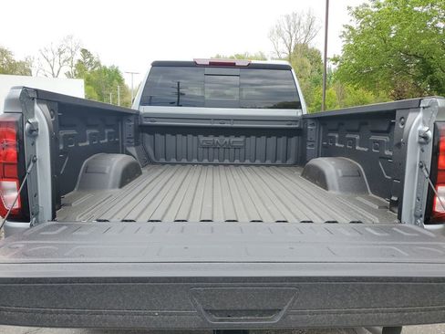 New 2026 GMC Sierra 2500 SLE w/ SLE Value Package; AWD/4WD image 16