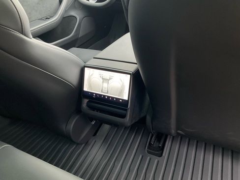 Used 2025 Tesla Model 3 Performance image 23