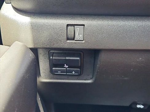 Used 2024 Chevrolet Colorado W/T w/ WT Convenience Package II RWD image 16