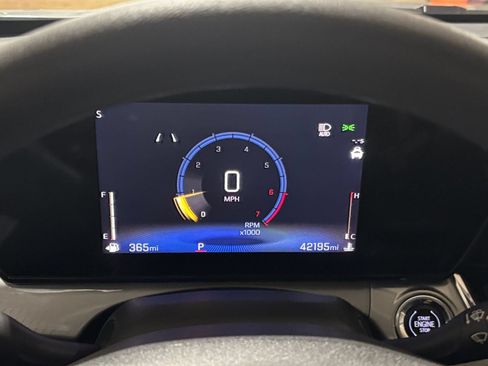 Used 2025 Chevrolet Trax LT FWD image 38