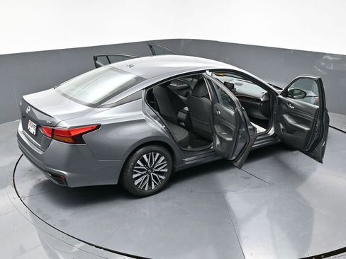 Used 2024 Nissan Altima 2.5 SV image 63