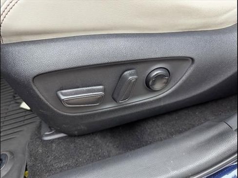 Used 2023 Toyota RAV4 XLE Premium image 60