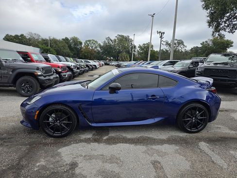 Used 2024 Toyota GR86 Premium image 3