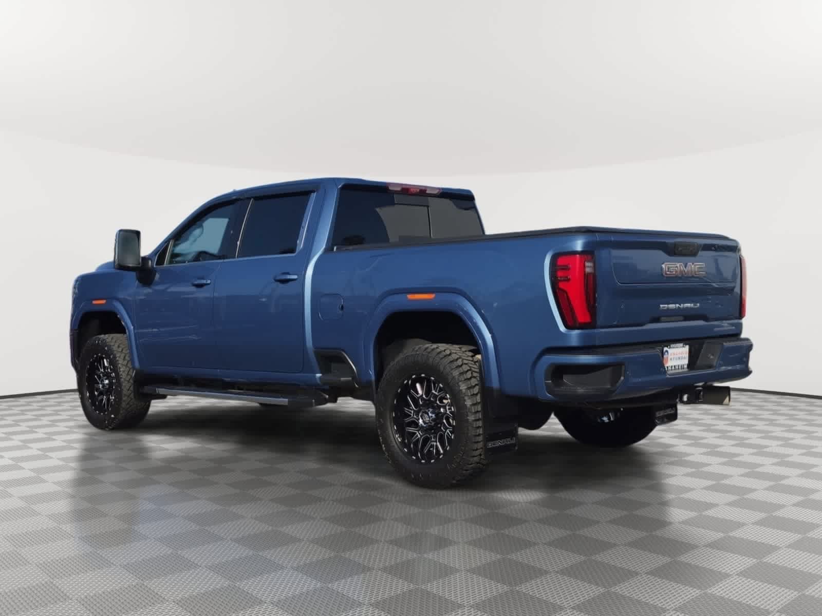 Used 2025 GMC Sierra 2500 Denali w/ Denali Reserve Package AWD/4WD image 9