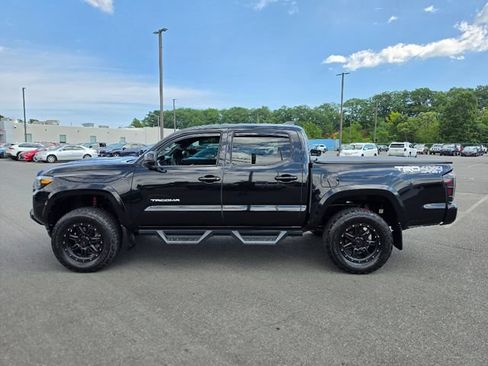 Used 2022 Toyota Tacoma TRD Sport AWD/4WD image 4