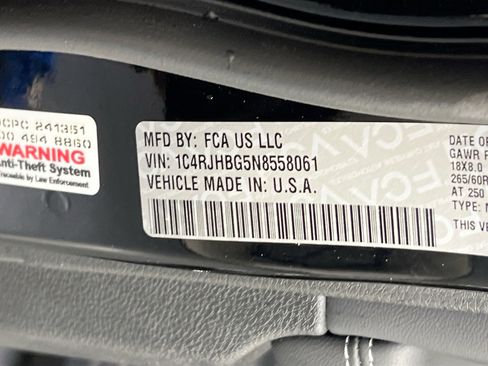 Used 2022 Jeep Grand Cherokee Limited image 32