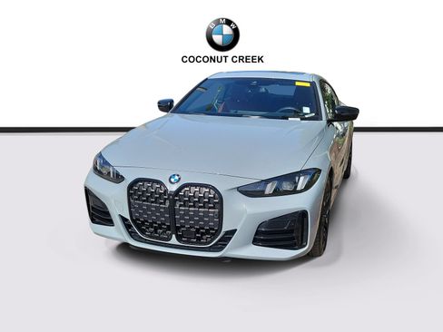 Used 2025 BMW 430i Coupe w/ M Sport Package RWD image 3