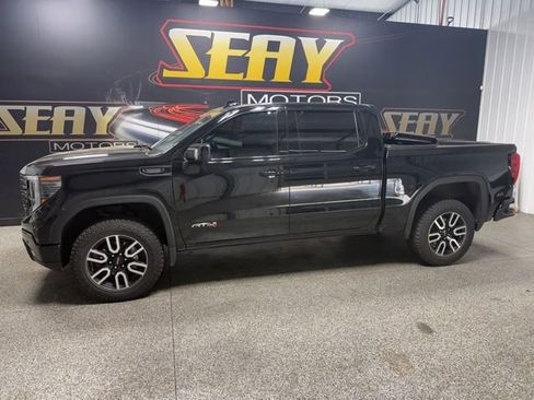 Used 2023 GMC Sierra 1500 AT4 w/ Technology Package image 2