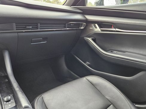 Used 2022 MAZDA MAZDA3 s FWD image 11